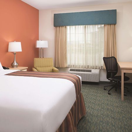 La Quinta By Wyndham Grand Forks Hotell Exteriör bild