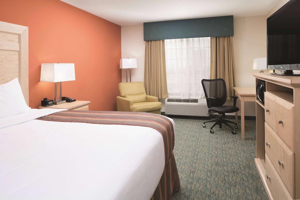 La Quinta By Wyndham Grand Forks Hotell Exteriör bild