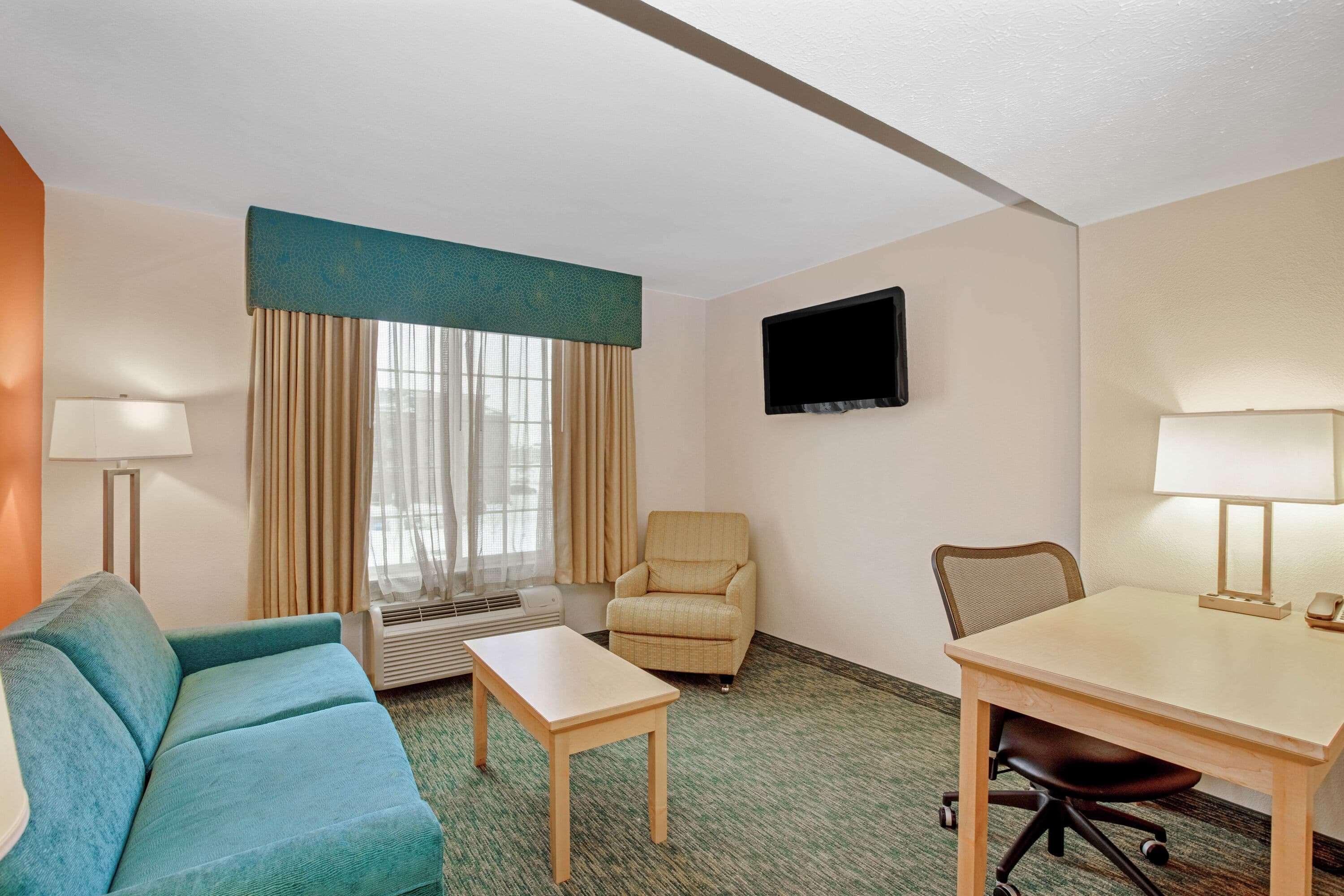 La Quinta By Wyndham Grand Forks Hotell Exteriör bild
