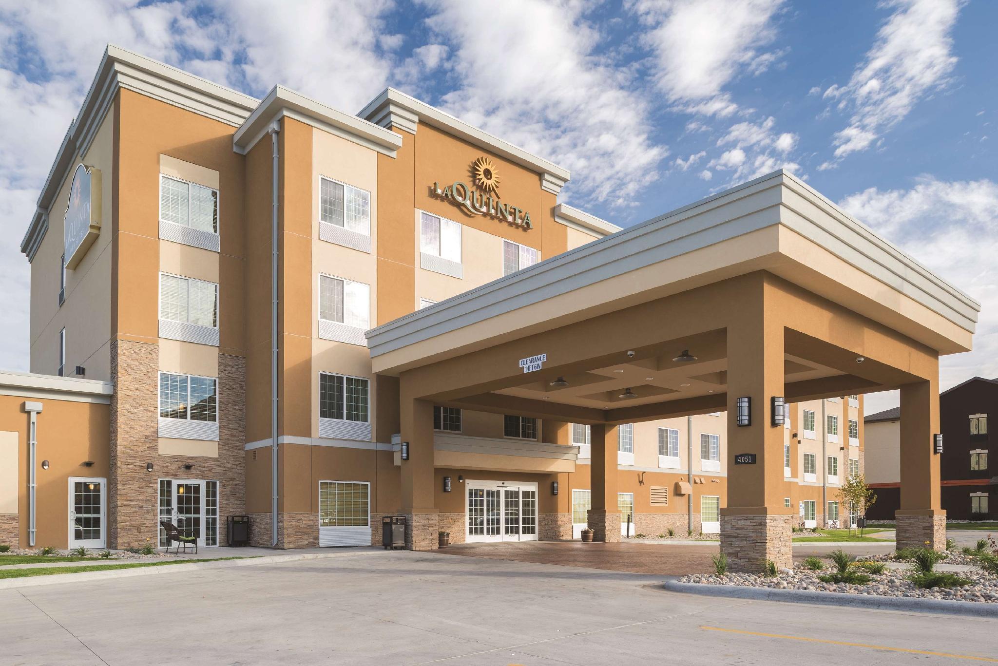 La Quinta By Wyndham Grand Forks Hotell Exteriör bild